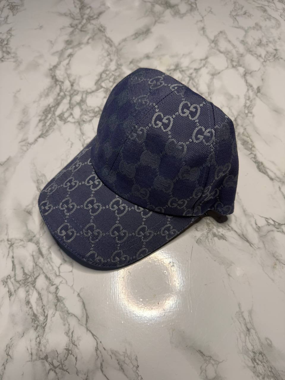 Caps