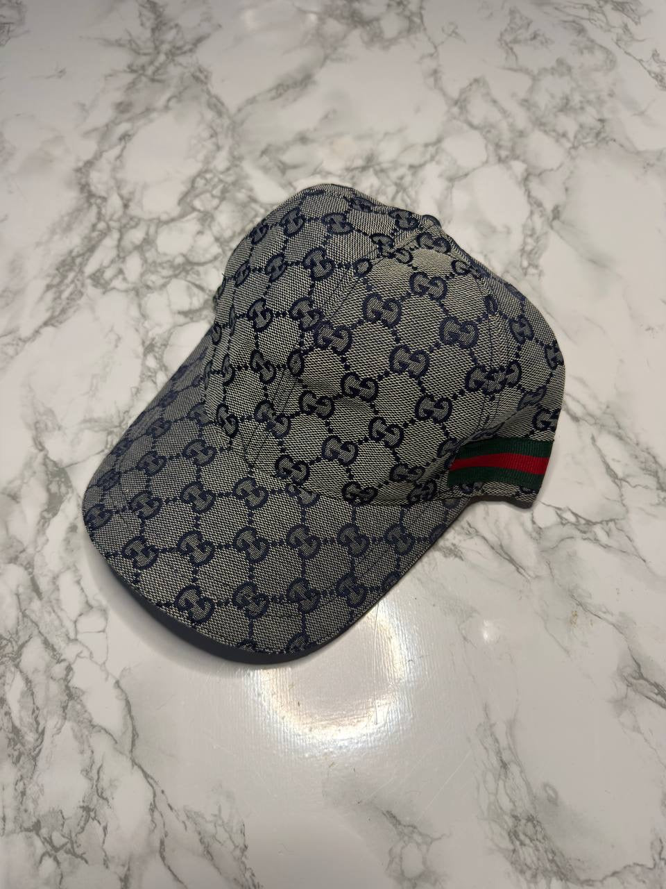 Caps
